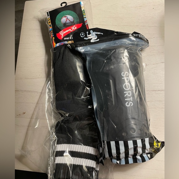 Geekism socks and shinguards - Picture 2 of 3